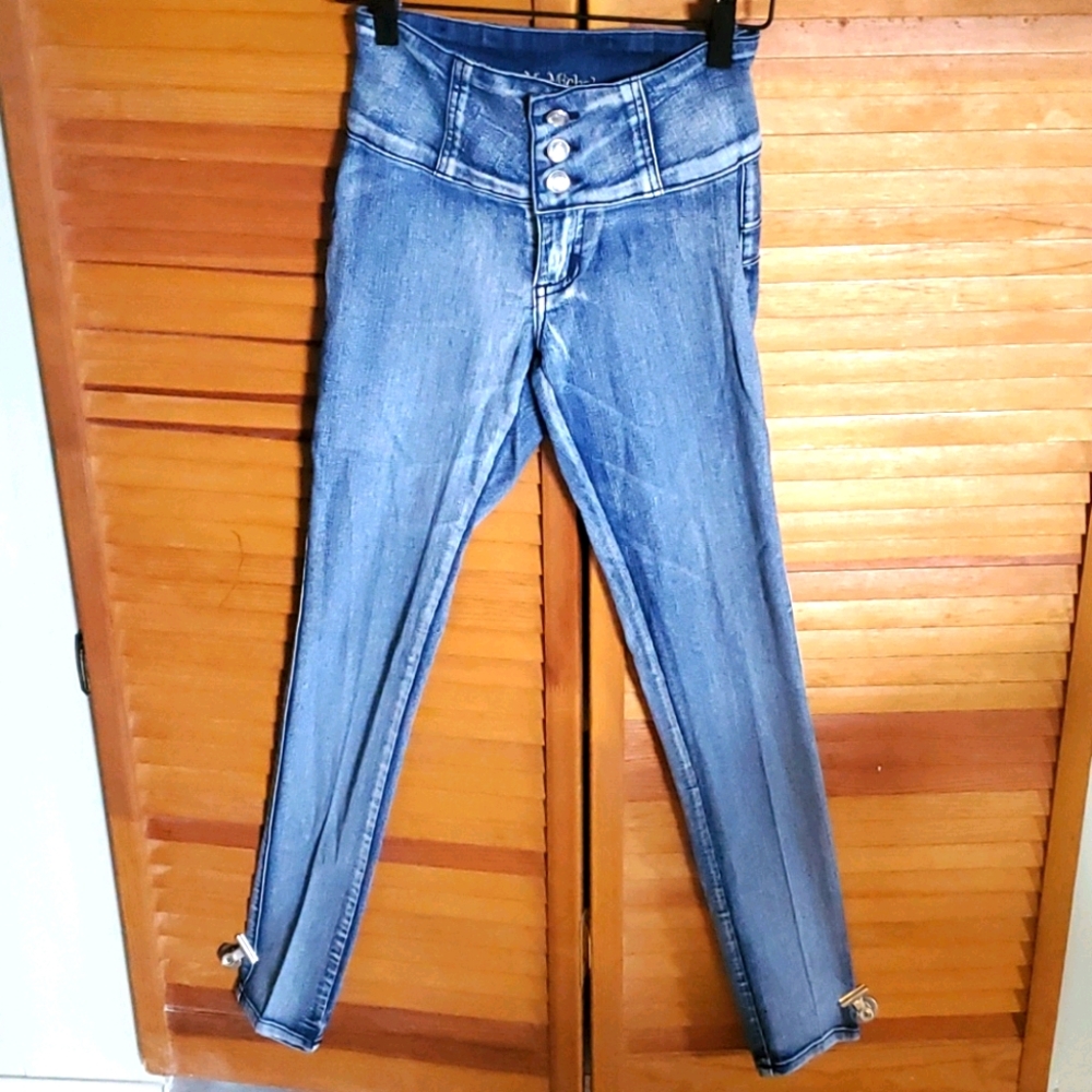 Buttlift jeans